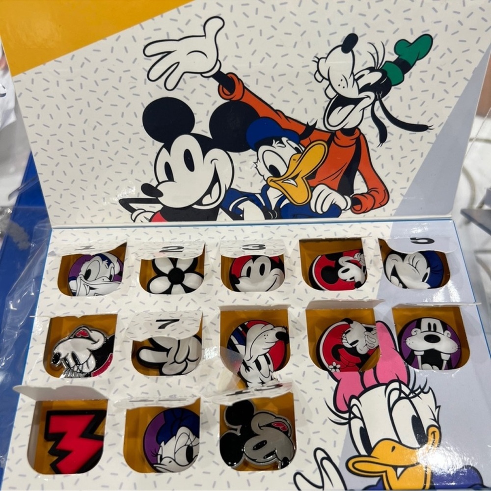 Crocs Jibbitz 13-Pack Shoe Charms Jibbitz for Crocs, Mickey Mouse & Friends